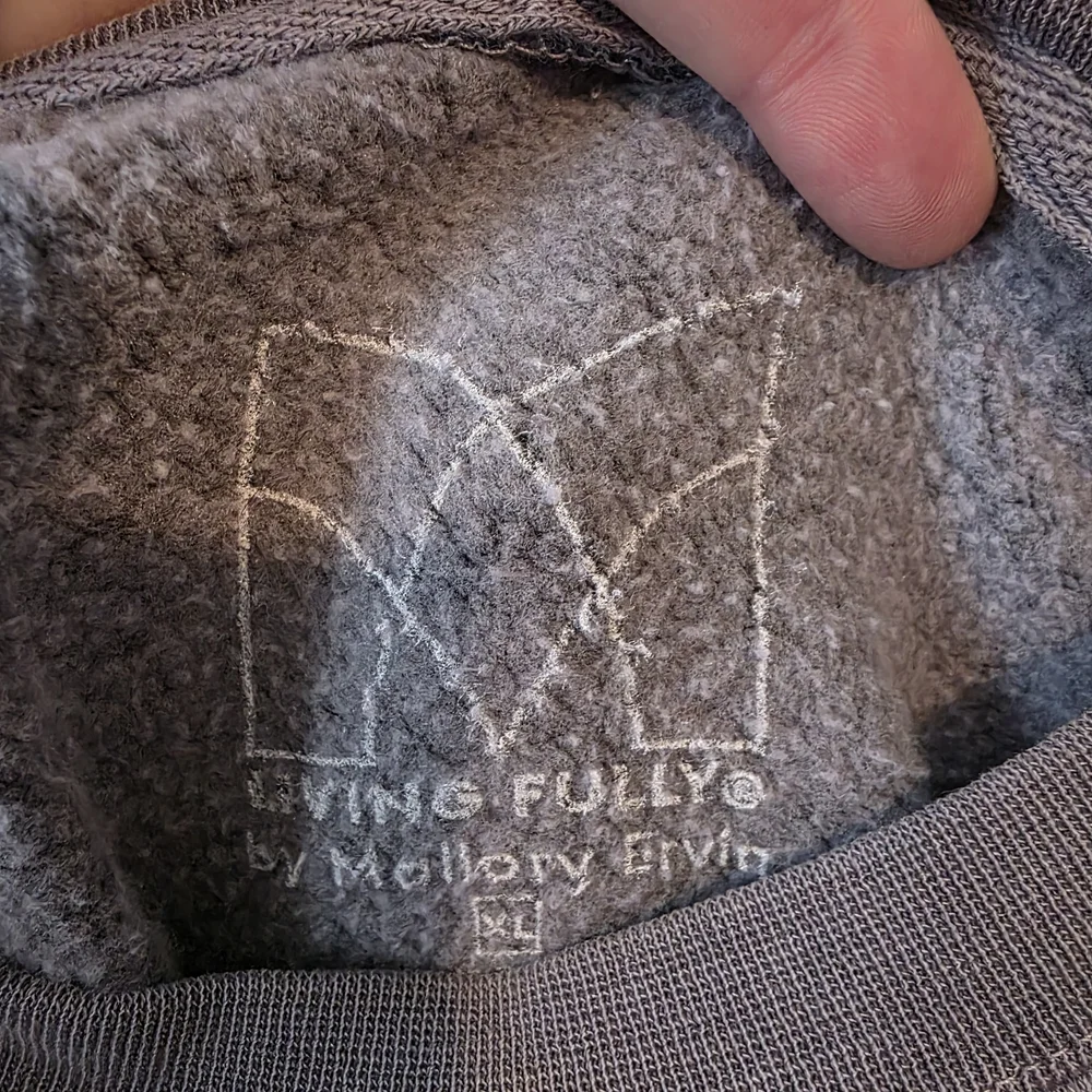 Living Fully Mallory Ervin Stop And Smell The Flowers Purple Sweatshirt Womens X - Picture 6 of 6